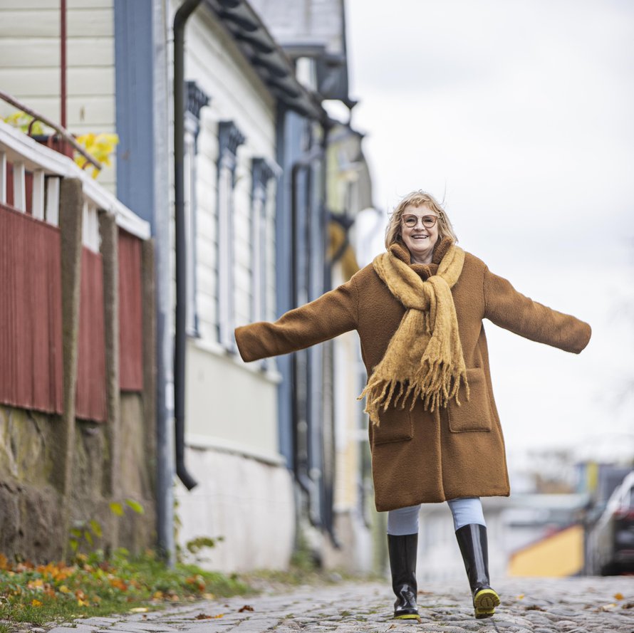 – Mielestäni ihmisen päämäärä on kasvaa aidoksi itsekseen ja yrittää tavoittaa oma potentiaalinsa. Olen yrittänyt kasvattaa lapsetkin niin, että he uskaltavat valita oman tiensä.
