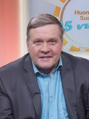 Lauri Karhuvaara tunnetaan muun muassa Huomenta Suomi -ohjelmasta. Kuva: <span class="photographer">Sanoma-arkisto</span>