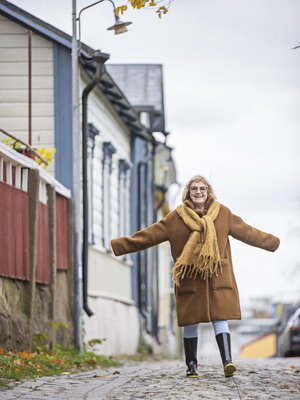 – Mielestäni ihmisen päämäärä on kasvaa aidoksi itsekseen ja yrittää tavoittaa oma potentiaalinsa. Olen yrittänyt kasvattaa lapsetkin niin, että he uskaltavat valita oman tiensä.