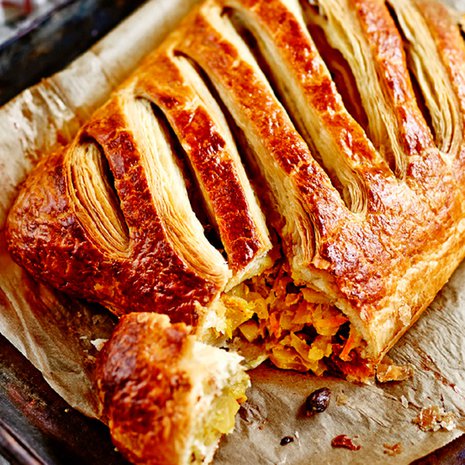 Tämä piirakka maistuu niin kylmänä kuin lämpimänäkin. Eikä se ole edes vaikea valmistaa. Kuva: Piia Arnoud