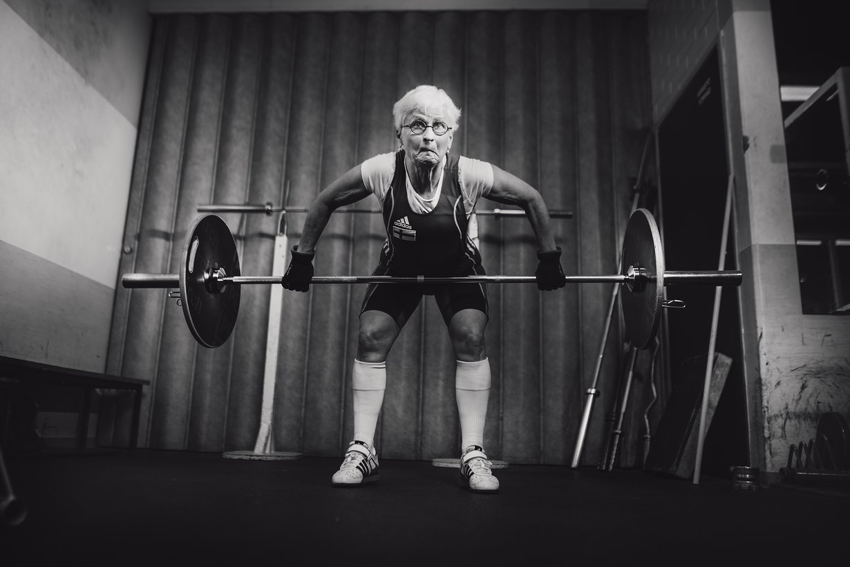 Tertun tempauksen ja työnnön yhteisennätys on 73 kiloa, joka on 20 kiloa enemmän kuin hänen painonsa. Tempauksessa tanko nostetaan maasta ylös suorille käsille ilman pysähdyksiä. Työnnössä tanko nostetaan ensin rinnalle ja sitten ylös suorille käsille.