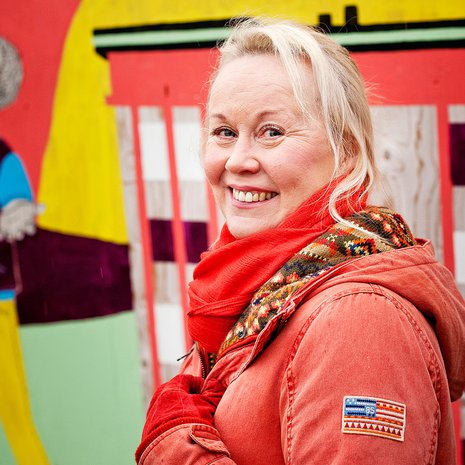 Arja Sakki oli kuusi tuntia kestäneen operaa­tion ajan hereillä. Olo tuntui koko ajan turvalliselta. 