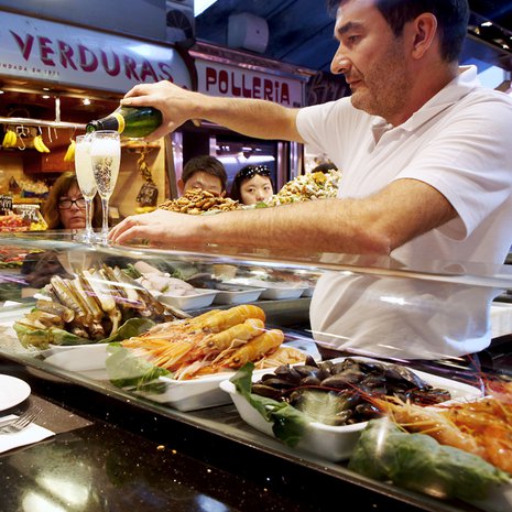 Kaikki Barcelona-oppaat ohjaavat La Boqueriaan, maailman parhaaseen kauppahalliin.