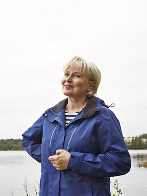 Seija Paasonen menee nukkumaan kello 19, sillä hän ei halua tinkiä seitsemän tunnin yöunista.