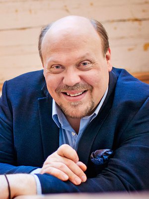 – Toivon, että voisin kirjoittaa pidempiä jaksoja ulkomailla. Suomen talvet ovat alkaneet käydä aika raskaiksi, Hannu-Pekka Björkman miettii.