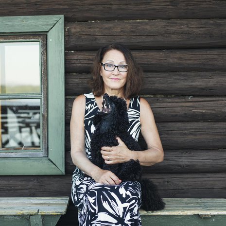 Hannele Rämön perhe sairastui hometalosta 90-luvulla, jolloin sisäilmaongelmista ei vielä puhuttu.