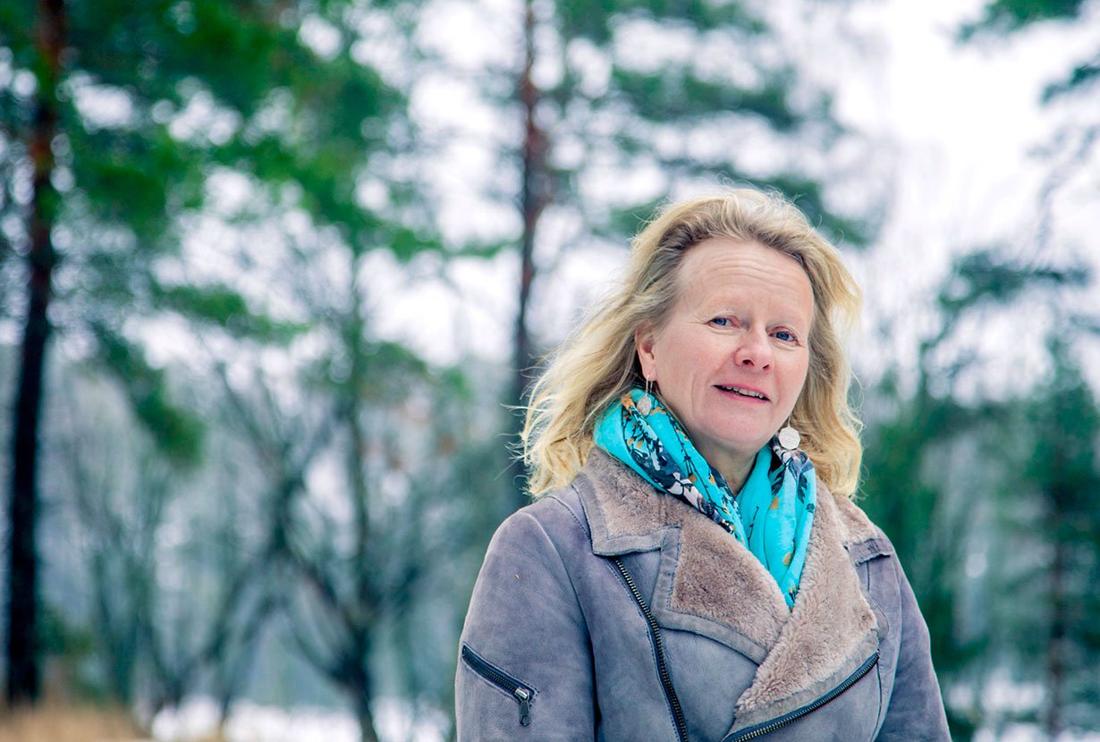 Kaija Juurikkala on 1959 syntynyt elokuvaohjaaja, kirjailija ja perhekotiyrittäjä. Hän on saanut lastenelokuvistaan mm. valtionpalkinnon ja Risto Jarva -palkinnon.