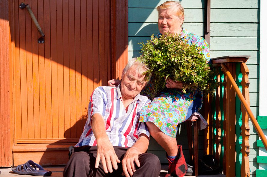 Santeri ja Sandra Moltsin viihtyv&auml;t pieness&auml; Kuittisen kyl&auml;ss&auml;. Santeri on asunut t&auml;&auml;ll&auml; koko el&auml;m&auml;ns&auml; ajan.