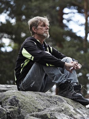 John-John Mäkelä ei aio suostua  paikalleen jääväksi senioriksi.