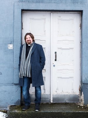 Helsingin Paavalin seurakunnan kirkkoherra Kari Kanala on oppinut kuuntelemaan tunteitaan.